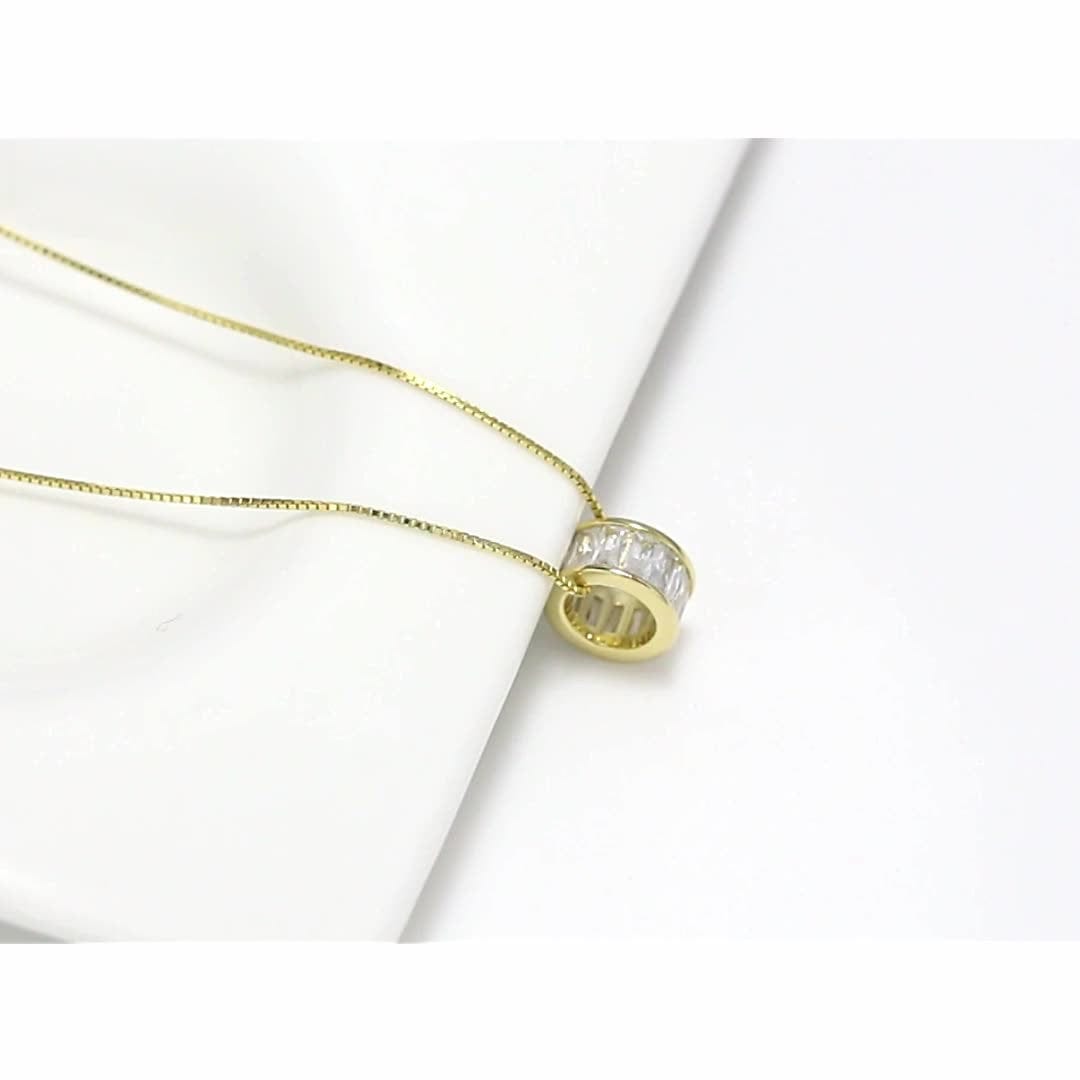 14K gold cubic zirconia round pendant necklace