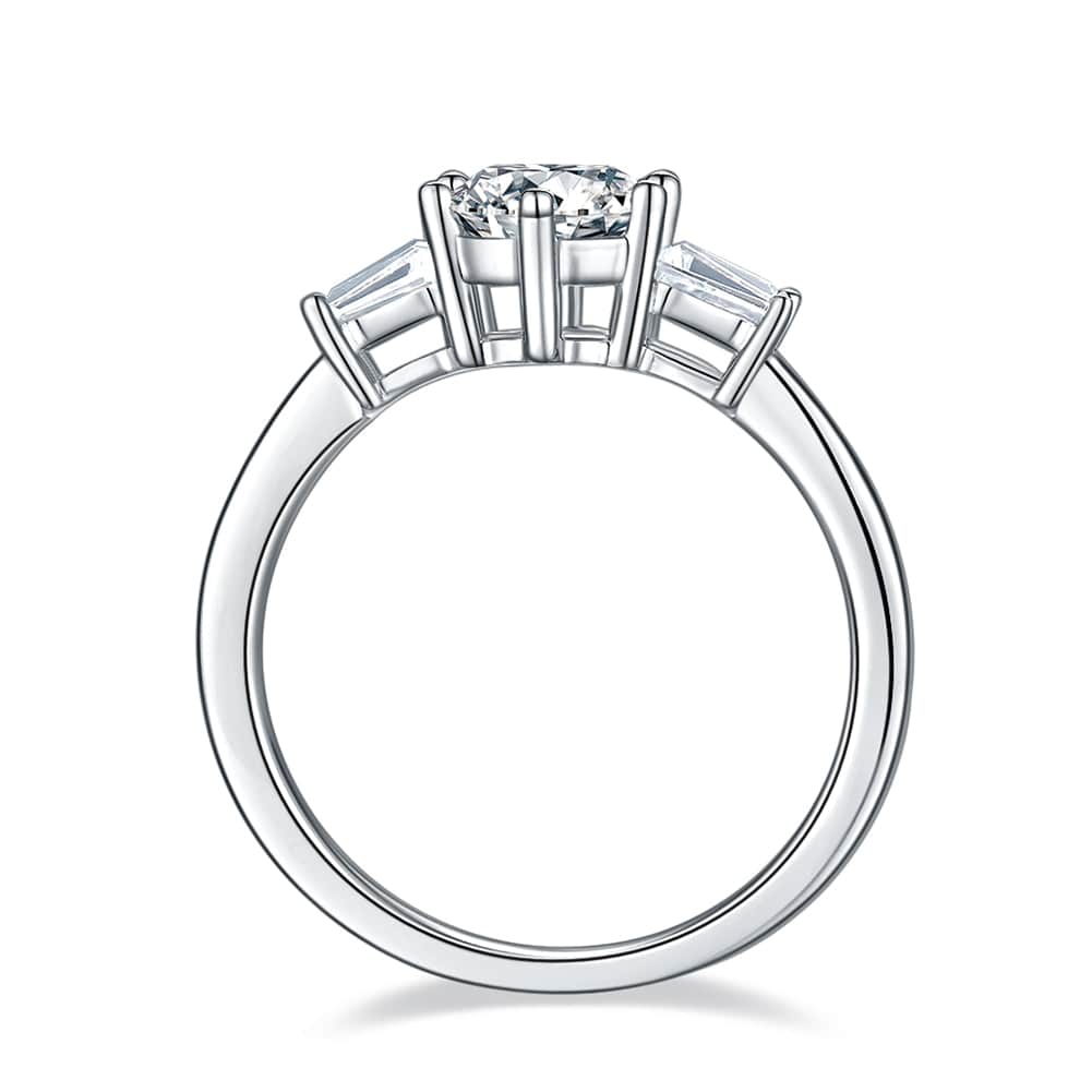 VVS moissanite diamond engagement ring
