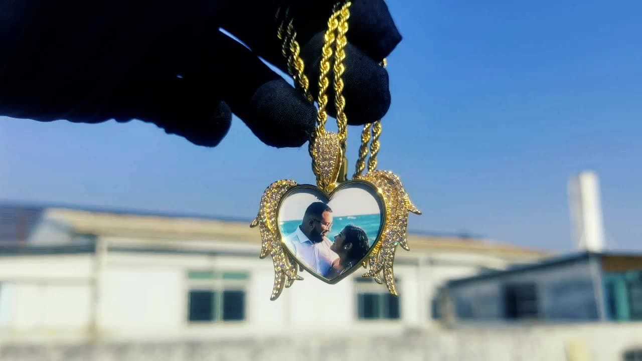 Gold Plated Heart Wing Custom Photo Pendant Hip Hip Men Women Iced Out Charm Pendant Necklace