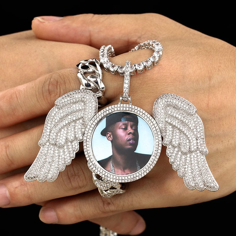 Hot Selling 18K Gold Plated Brass Zircon Iced Out Big Wing Photo Pendant With Rope Chain