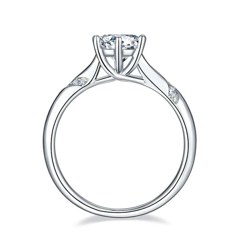 VVS moissanite diamond engagment ring